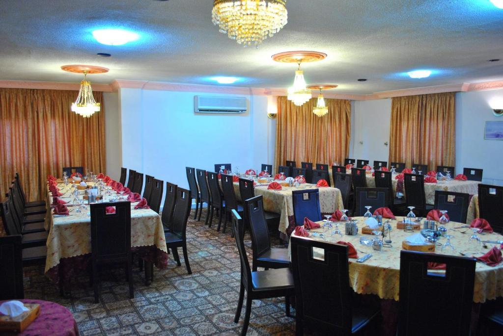Candles Hotel Wadi Musa Exterior photo
