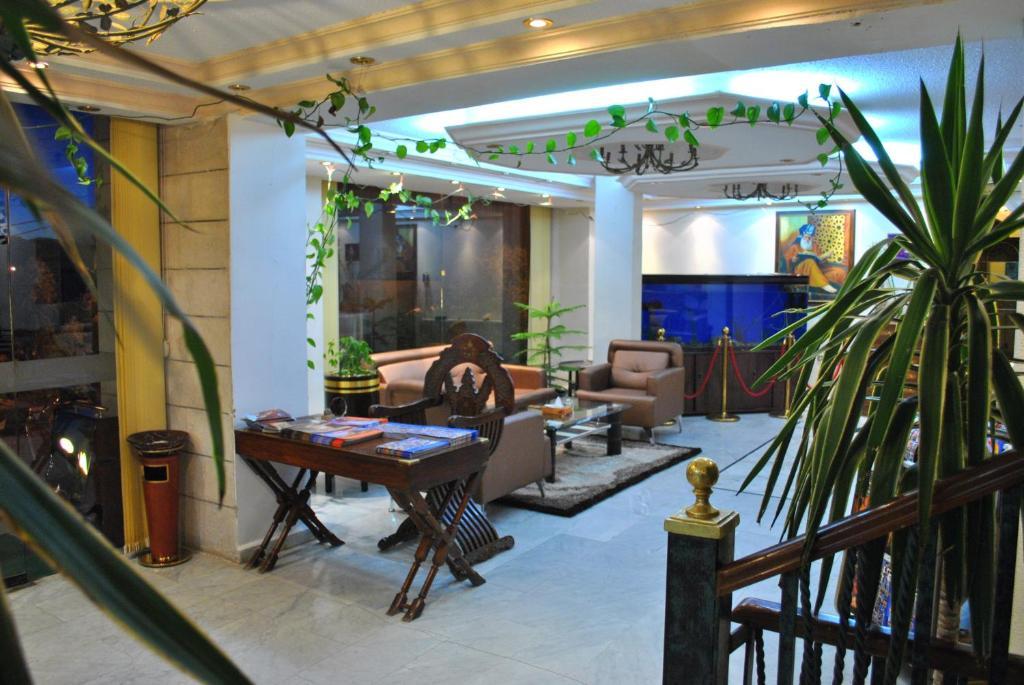 Candles Hotel Wadi Musa Exterior photo