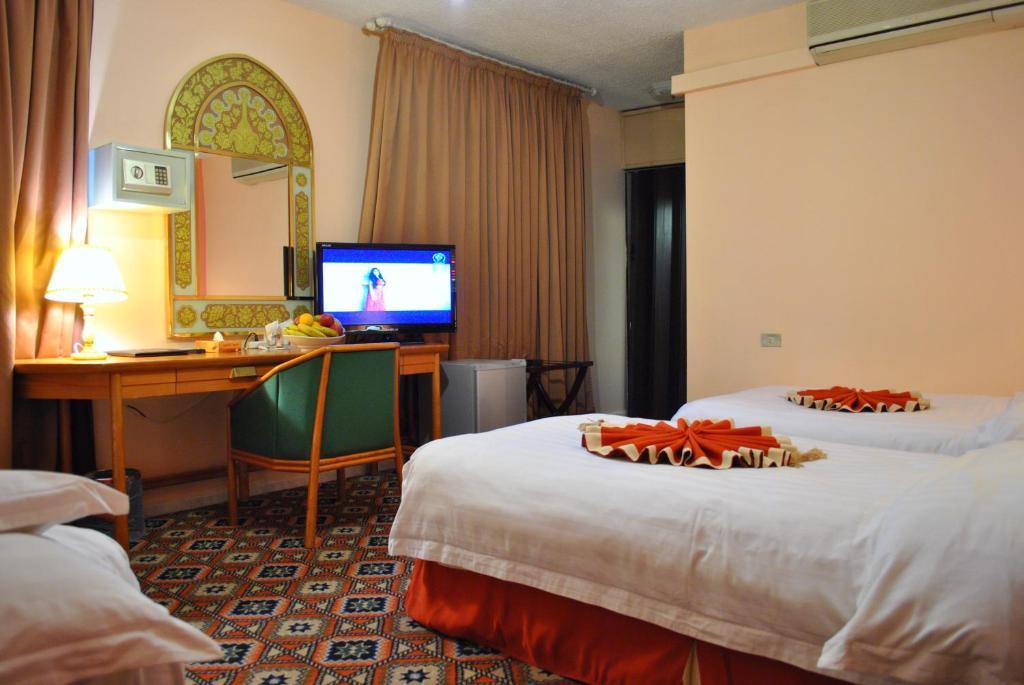 Candles Hotel Wadi Musa Room photo