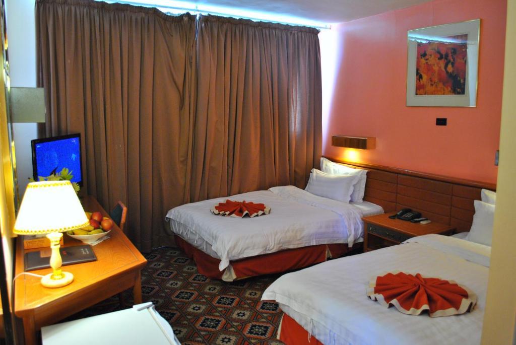 Candles Hotel Wadi Musa Room photo