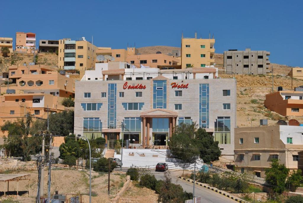 Candles Hotel Wadi Musa Exterior photo