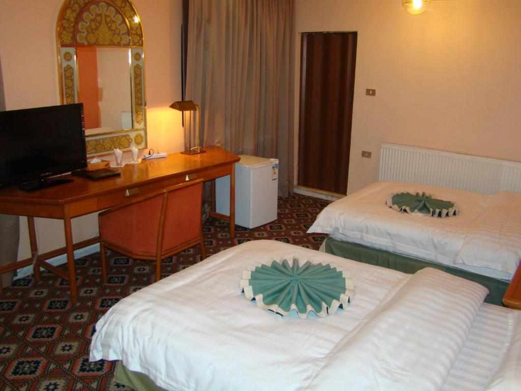 Candles Hotel Wadi Musa Room photo